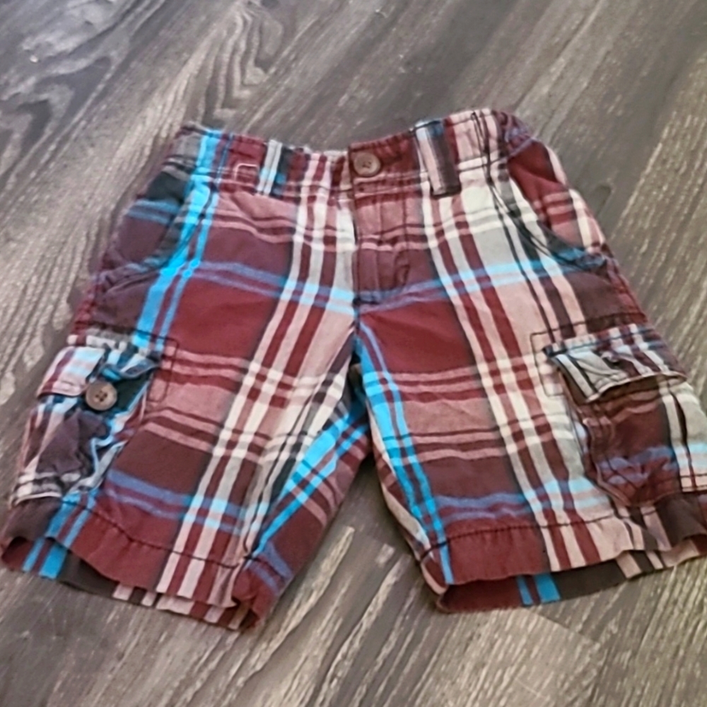 Arizona Size 6 boys blue and purple shorts.